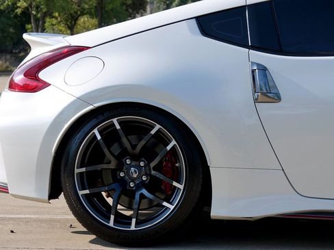 Used 2018 Nissan 370Z NISMO image 25