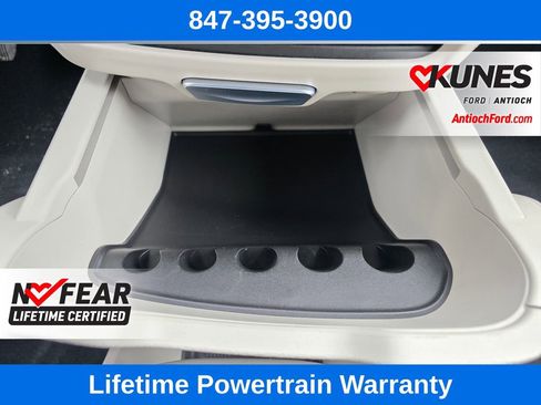 Used 2023 Chrysler Pacifica Touring-L image 57