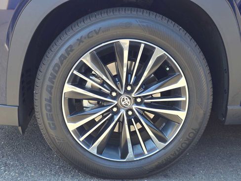 Certified 2026 Toyota Grand Highlander AWD Hybrid image 4