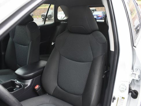 Certified 2025 Toyota RAV4 XLE AWD/4WD image 17