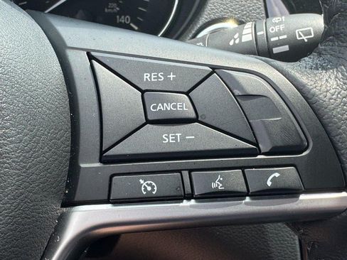 Used 2020 Nissan Rogue SV AWD/4WD image 21