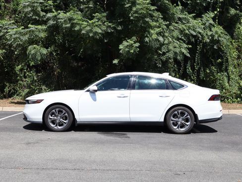 Used 2024 Honda Accord EX image 6