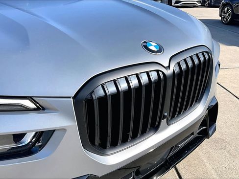 Used 2025 BMW X7 xDrive40i w/ M Sport Package image 29