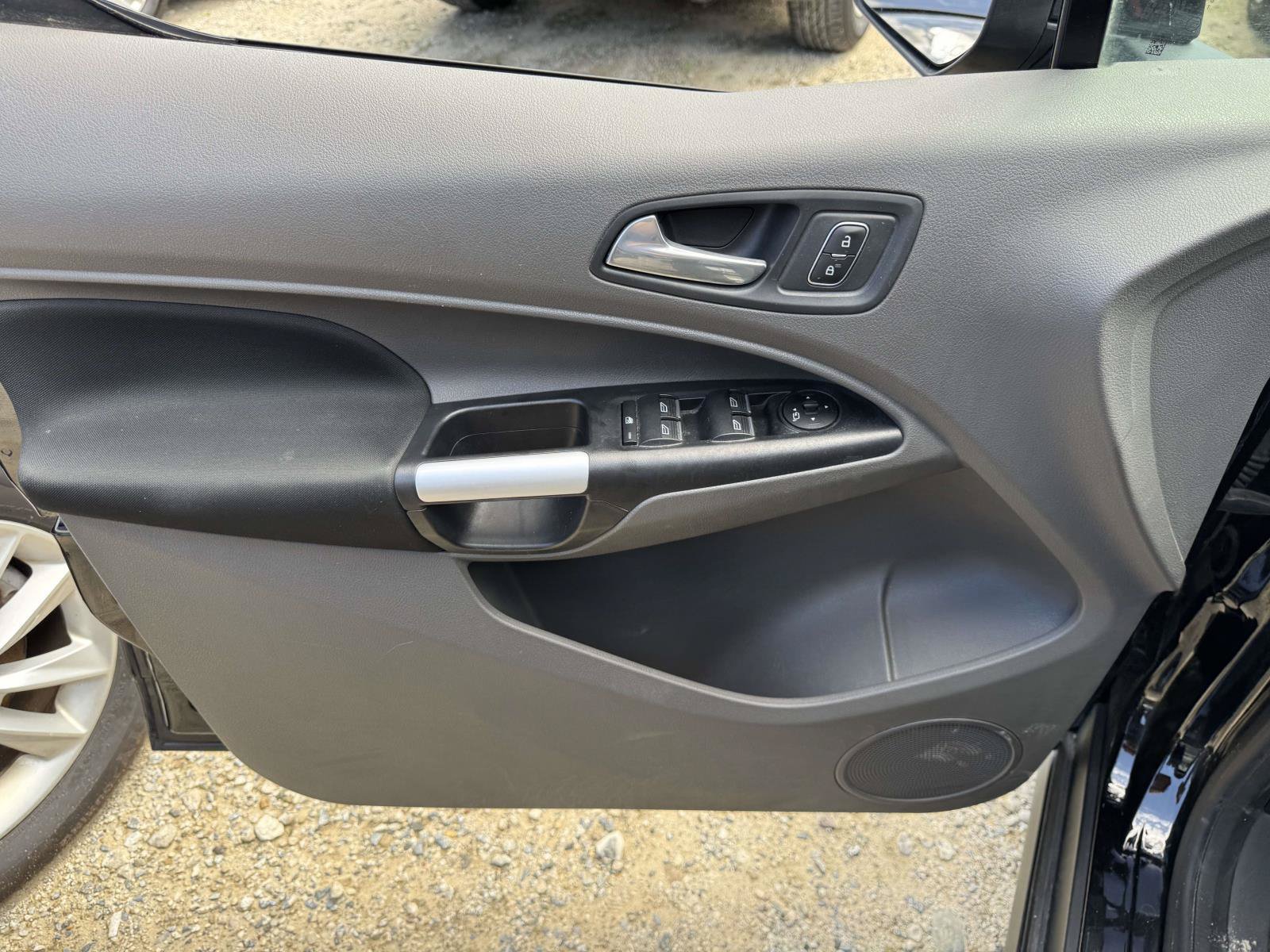 Used 2020 Ford Transit Connect XLT FWD image 13