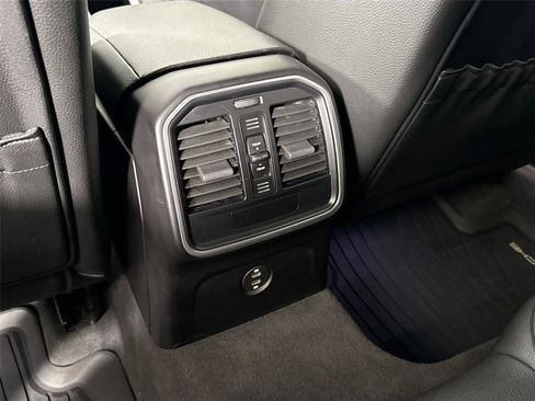 Used 2021 Porsche Macan 4DR AWD image 34