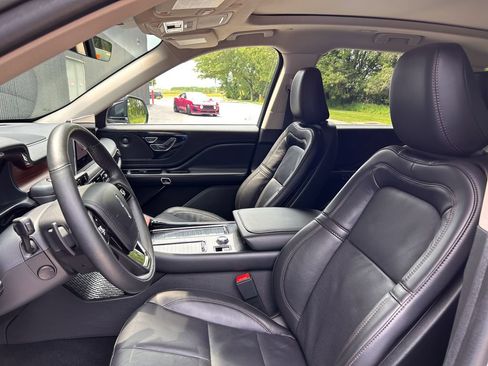Used 2024 Lincoln Aviator Reserve w/ Equipment Group 201A AWD/4WD image 11