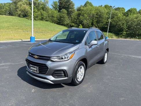 Used 2020 Chevrolet Trax LT AWD/4WD image 4