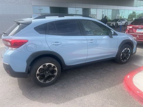 Certified 2022 Subaru Crosstrek 2.0i Premium w/ Moonroof Package AWD/4WD image 5