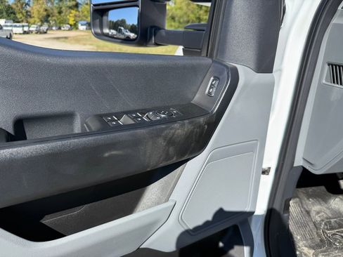 New 2026 Ford F350 XL w/ XL Chrome Package image 13