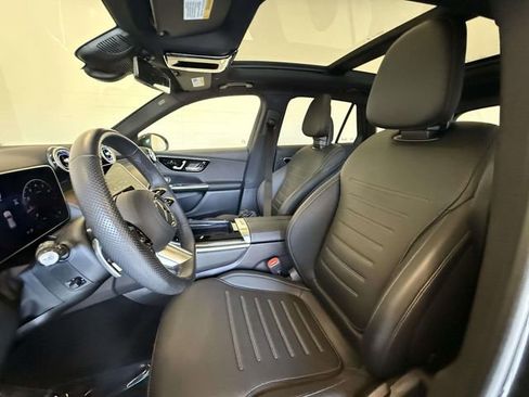 Used 2025 Mercedes-Benz GLC 300 4MATIC image 2