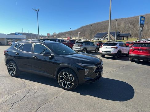 Used 2024 Chevrolet Trax RS w/ Sunroof Package image 1