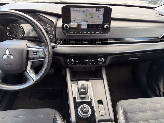 Used 2024 Mitsubishi Outlander SE FWD image 21
