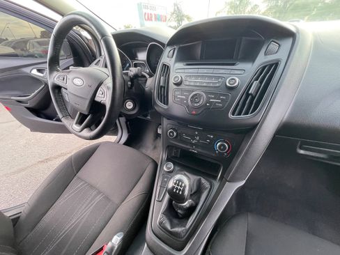 Used 2015 Ford Focus SE w/ SE Ecoboost Package image 13