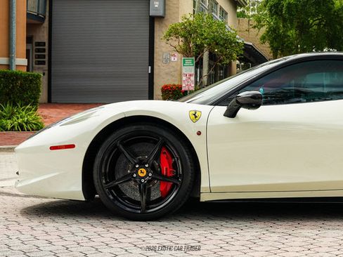 Used 2012 Ferrari 458 Italia Coupe RWD image 2