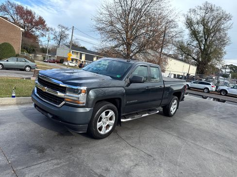 Used 2017 Chevrolet Silverado 1500 W/T w/ Trailering Package image 6