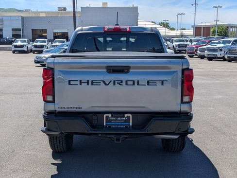 Used 2025 Chevrolet Colorado Z71 w/ Technology Package AWD/4WD image 5