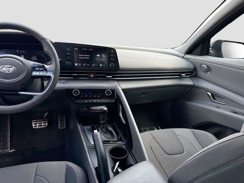 Certified 2025 Hyundai Elantra Sport image 22