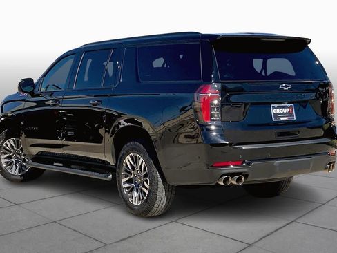 Certified 2025 Chevrolet Suburban Z71 image 12