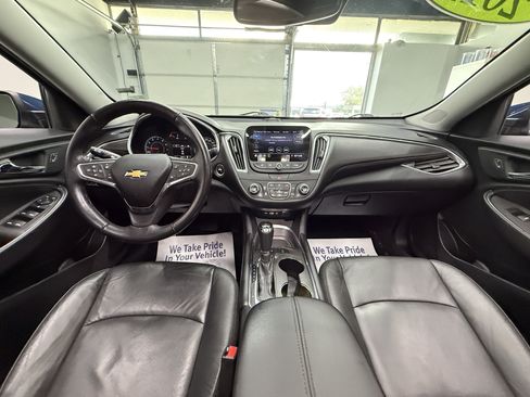 Used 2019 Chevrolet Malibu LT w/ LT Plus Package FWD image 12