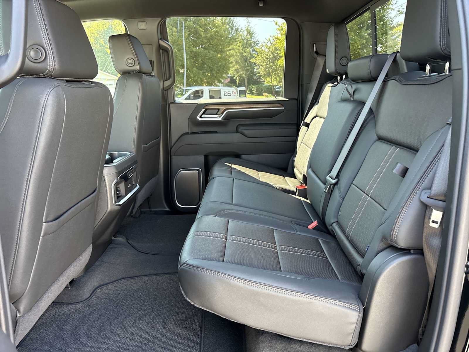 New 2026 Chevrolet Silverado 2500 High Country w/ Midnight Edition AWD/4WD image 25