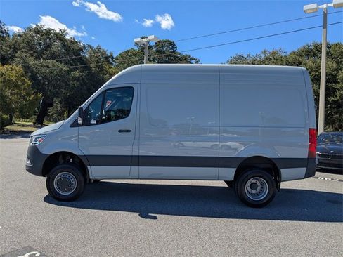 Used 2024 Mercedes-Benz Sprinter 144 Cargo image 8