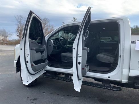 Used 2024 Ford F250 XL w/ STX Appearance Package image 18