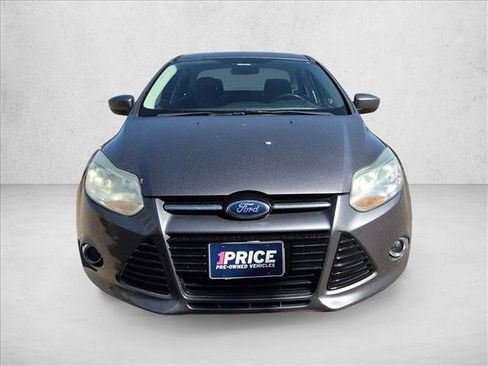 Used 2012 Ford Focus SE FWD image 2