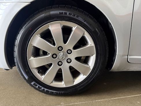 Used 2006 Toyota Avalon XLS image 33