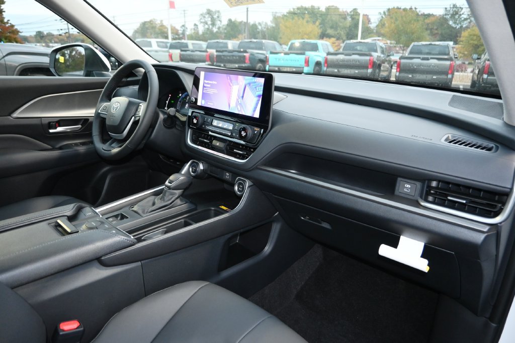 New 2026 Toyota Grand Highlander AWD Hybrid image 16