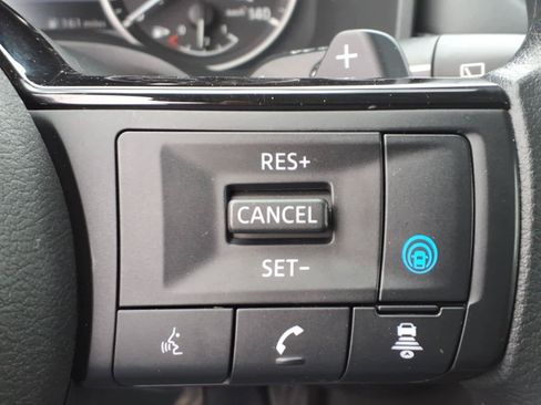 Used 2023 Nissan Rogue SV AWD/4WD image 9