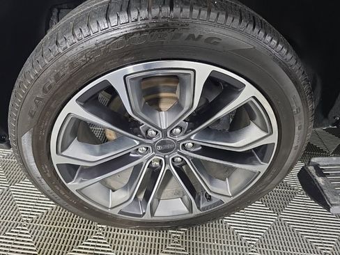 Used 2022 Jeep Grand Wagoneer Series III image 10