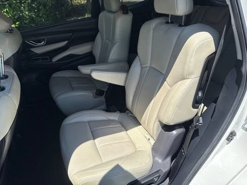 Used 2023 Subaru Ascent Limited AWD/4WD image 32
