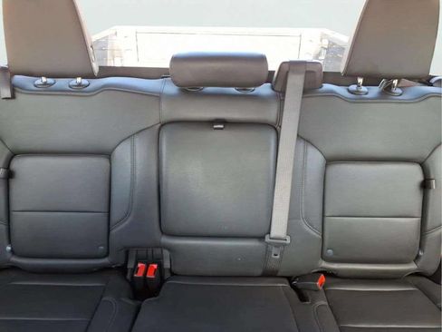 Used 2024 GMC Sierra 1500 SLT RWD image 16