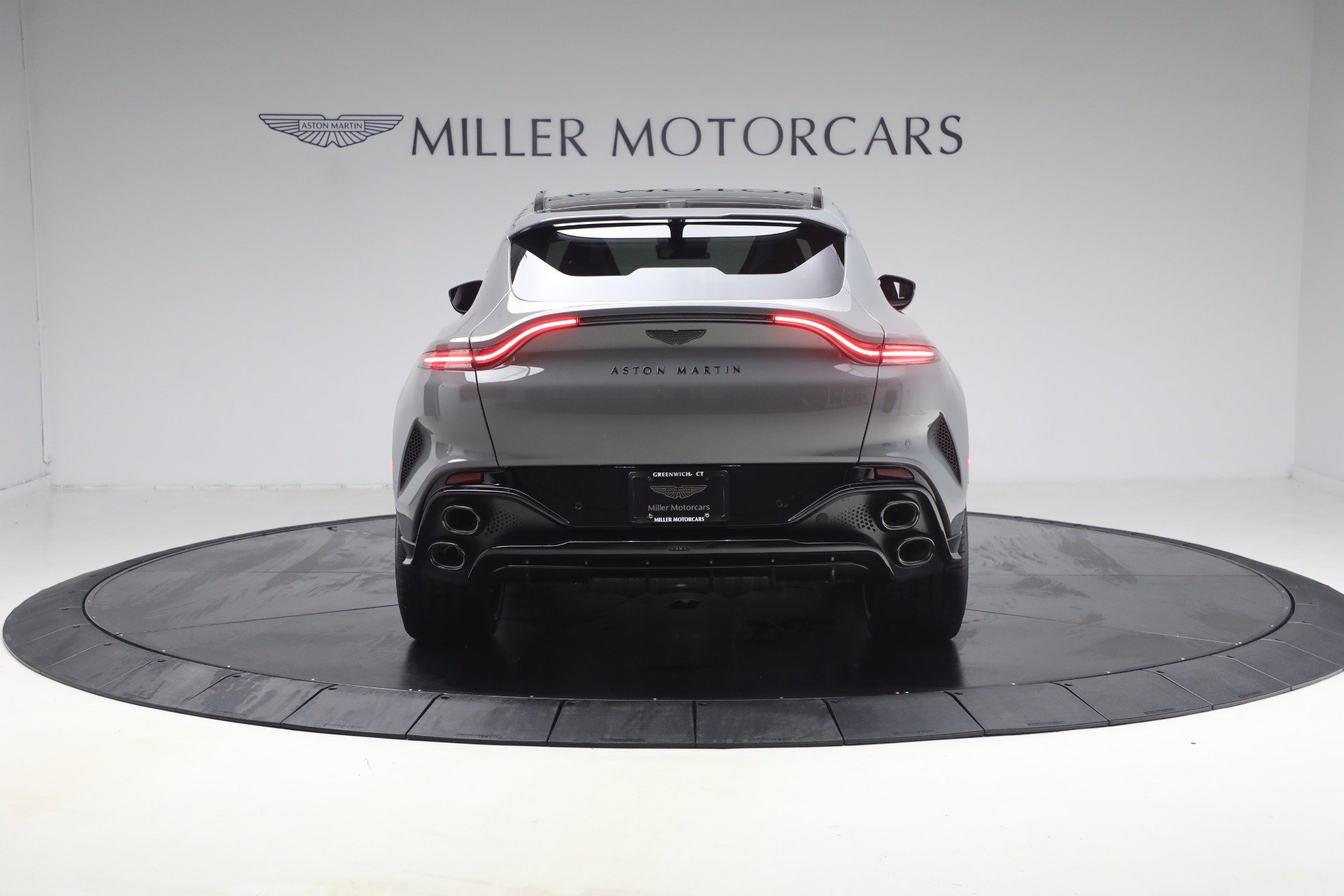 Used 2026 Aston Martin DBX S AWD/4WD image 6