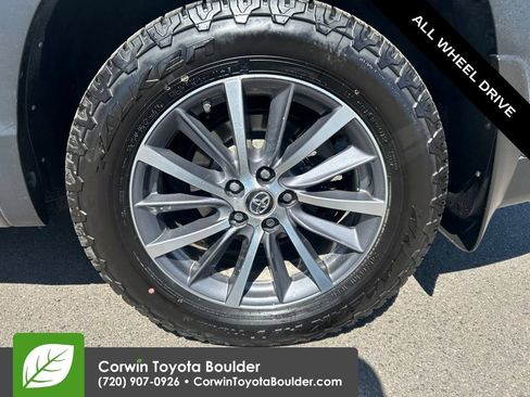 Used 2017 Toyota Highlander XLE w/ Carpet Mat Package AWD/4WD image 31