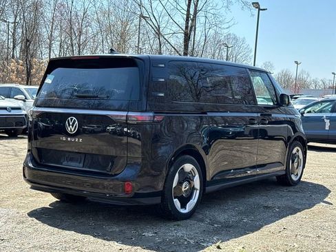 New 2025 Volkswagen ID. Buzz Pro S image 3