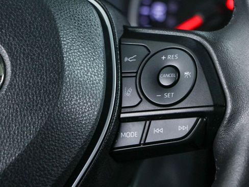 Used 2022 Toyota RAV4 XLE Premium FWD image 14