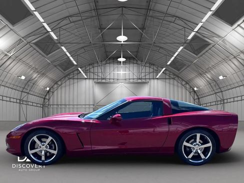 Used 2010 Chevrolet Corvette Coupe w/ Preferred Equipment Group RWD image 2