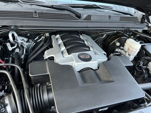 Used 2020 Cadillac Escalade Platinum image 30