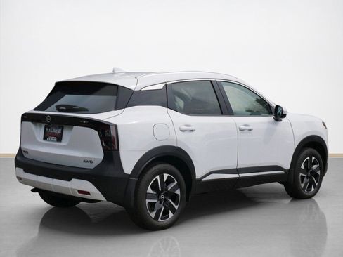 New 2025 Nissan Kicks SV w/ SV Premium Package image 2