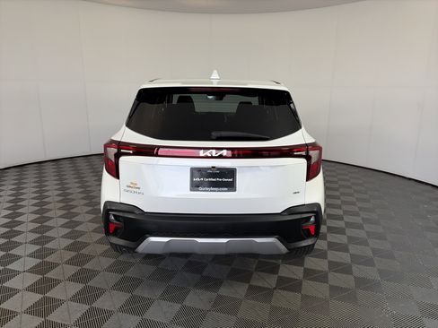 Certified 2024 Kia Seltos LX AWD/4WD image 9
