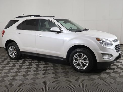 Used 2017 Chevrolet Equinox LT w/ Convenience Package FWD image 11