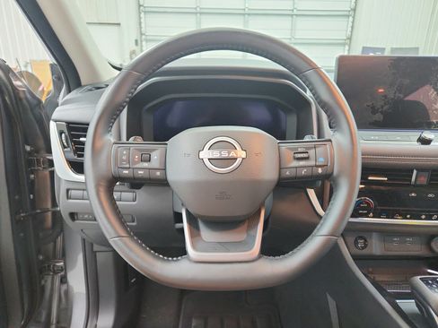 Used 2025 Nissan Rogue SL w/ SL Premium Package AWD/4WD image 26