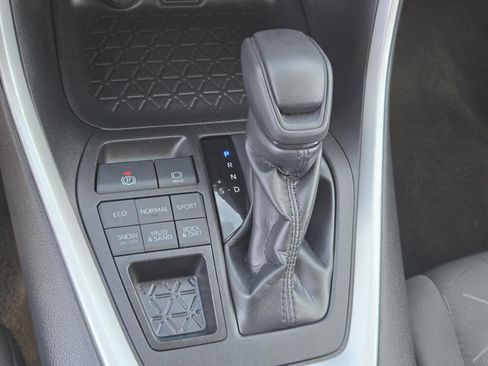 Used 2023 Toyota RAV4 XLE image 15