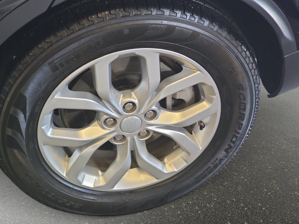 Used 2018 Land Rover Discovery SE AWD/4WD image 36