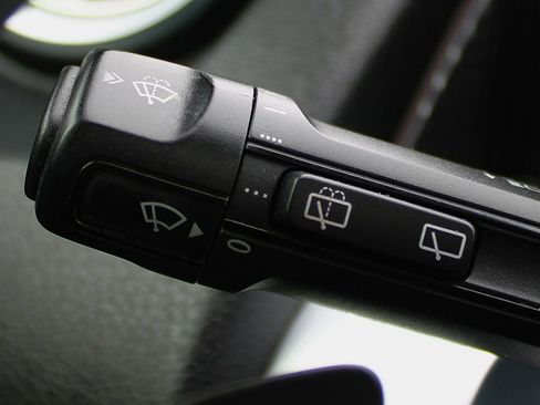 Used 2023 Mercedes-Benz GLB 250 image 21