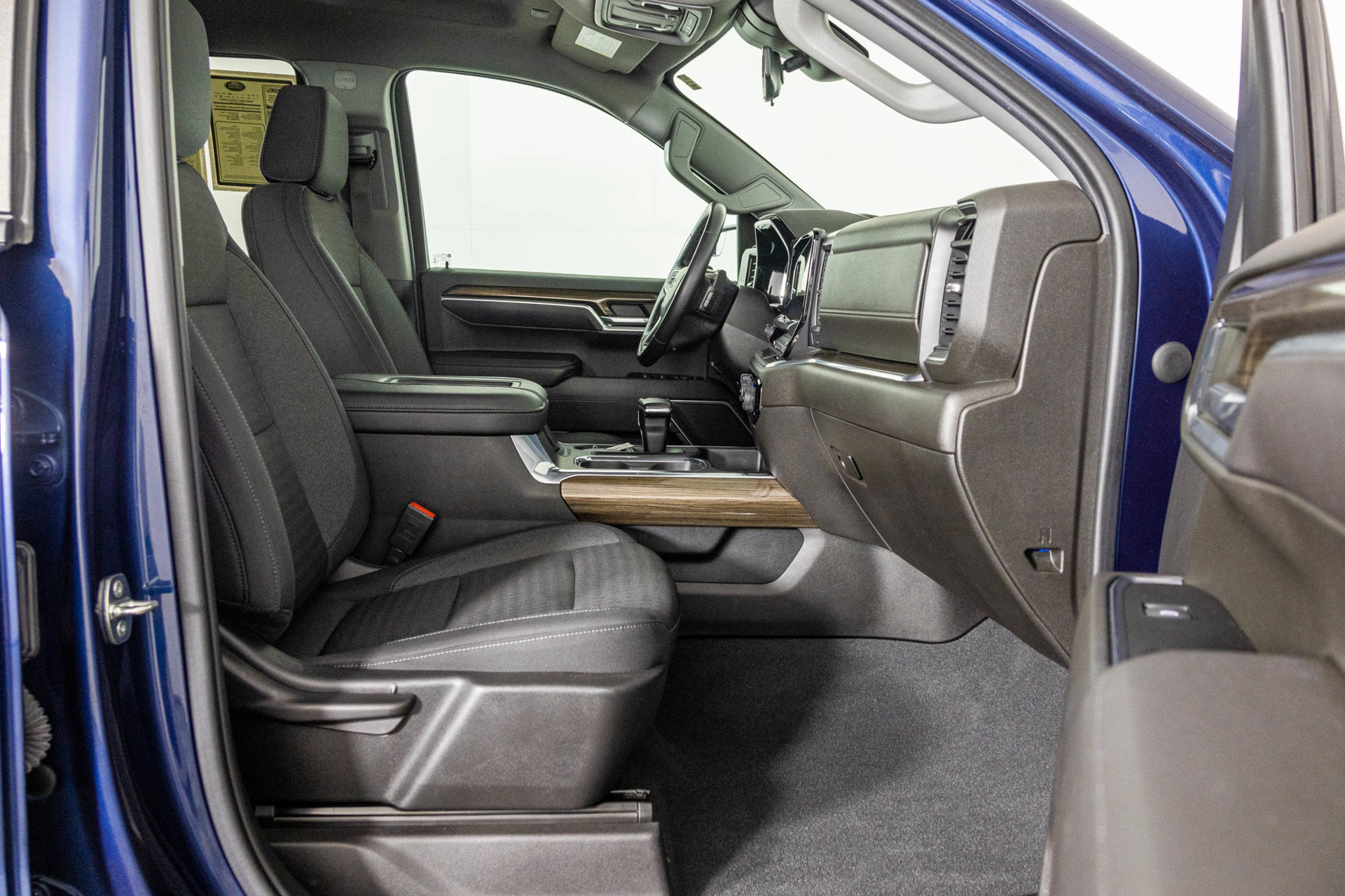 Used 2022 Chevrolet Silverado 1500 RST w/ Z71 Off-Road Package AWD/4WD image 52