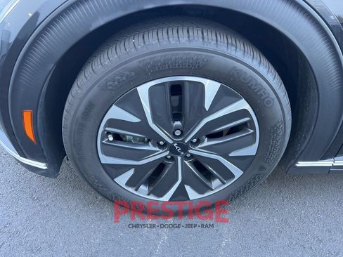 Used 2024 Kia EV6 Light RWD image 10