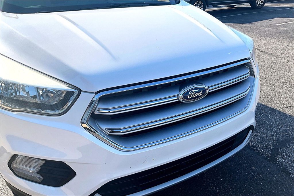 Used 2018 Ford Escape SE w/ SE Sync 3 Package FWD image 5