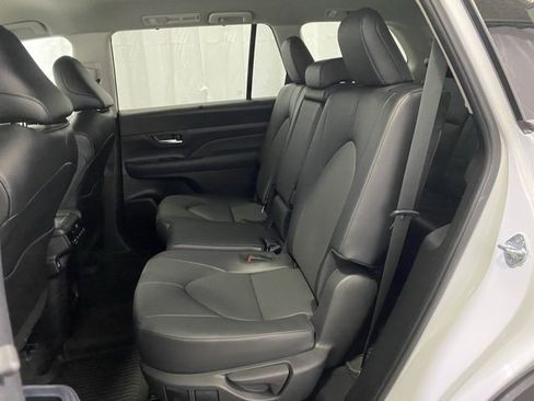 Certified 2024 Toyota Grand Highlander XLE image 11
